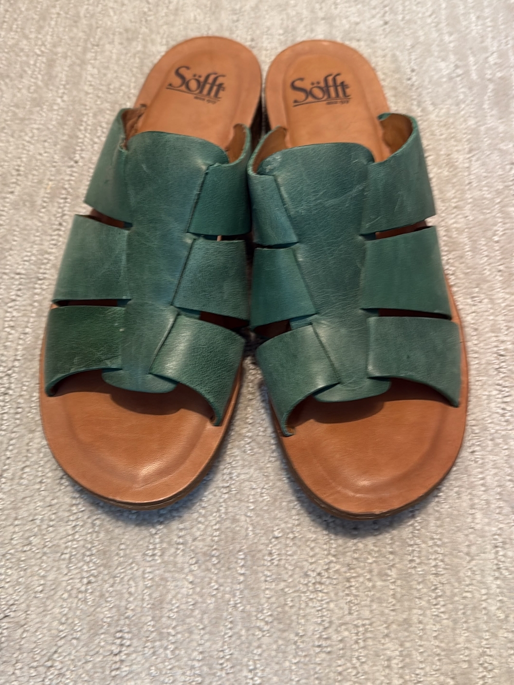 Sofft Teal Pointed-Toe Leather Pump